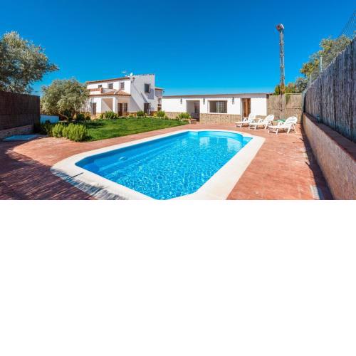 Casa Ardila Alba Villanueva del Trabuco by Ruralidays