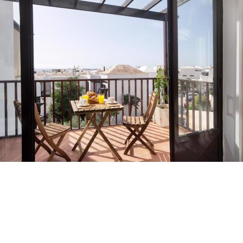 Casa Atlantida-quiet House with balcony and fast wifi