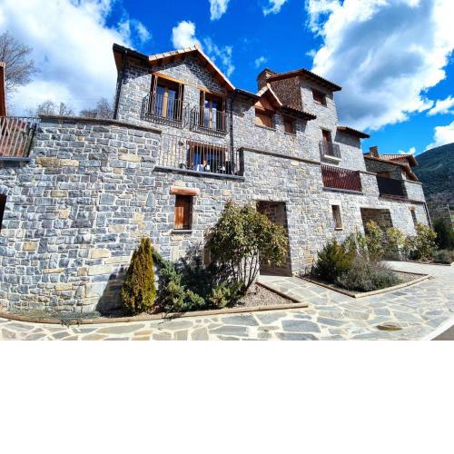 Casa Balcón de Los Pirineos - Gavín Biescas