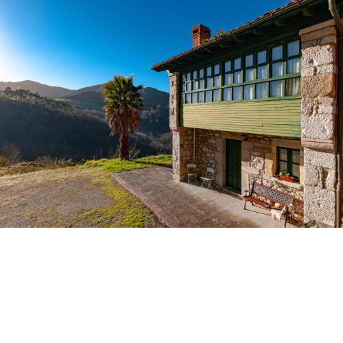 Casa BegoñaSituada en Sardedo Ribadesella en un paraje único