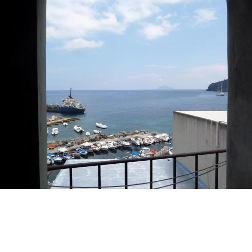 Casa Bianca - monolocale sul mare a Malfa, Salina - Isole Eolie