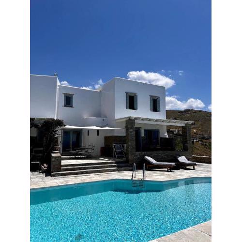 Casa Bianca of Kea
