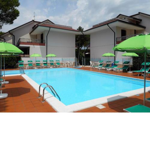 Casa Bianca Village Apartments