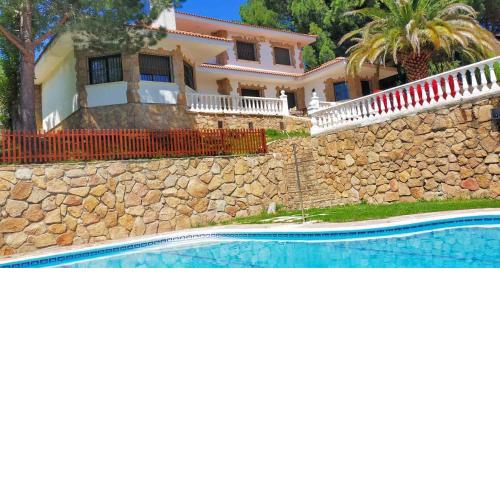 Casa Blanca de La Sierra hasta 24 hasta personas con Piscina Salina y Bbq