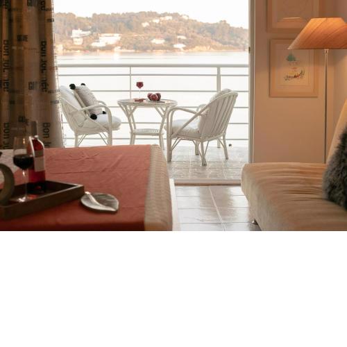 Casa Blue Marine, Philian Collection