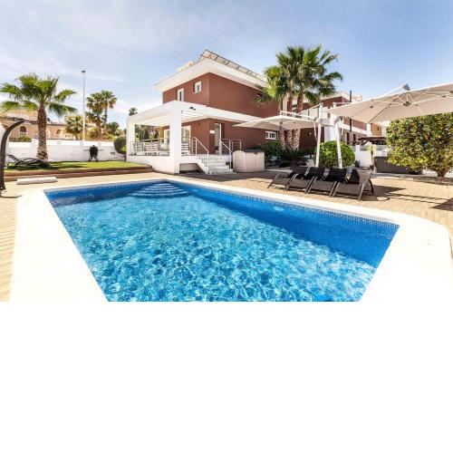 Casa Bos Orange Pool and Jacuzzi