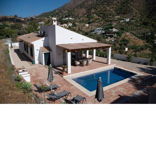 Casa Calmante - Stunning 3-bedroom Villa with Private Pool