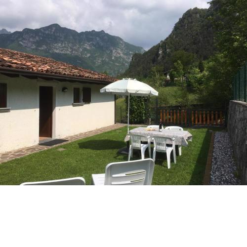 Casa Carla, bis 4 Personen, Garten, Balkon mit Blick auf den See und die Berge