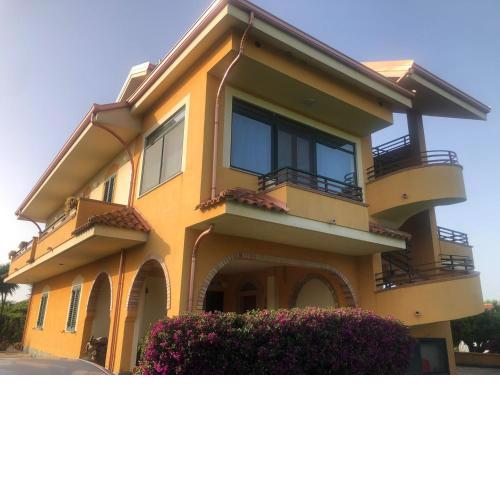 Casa Clementina
