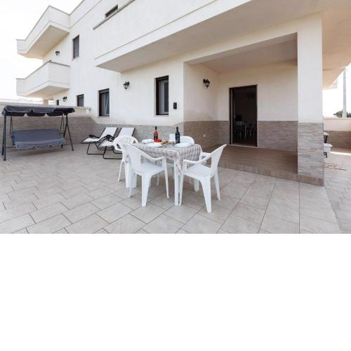 Casa con giardino al mare vicino spiaggia m271