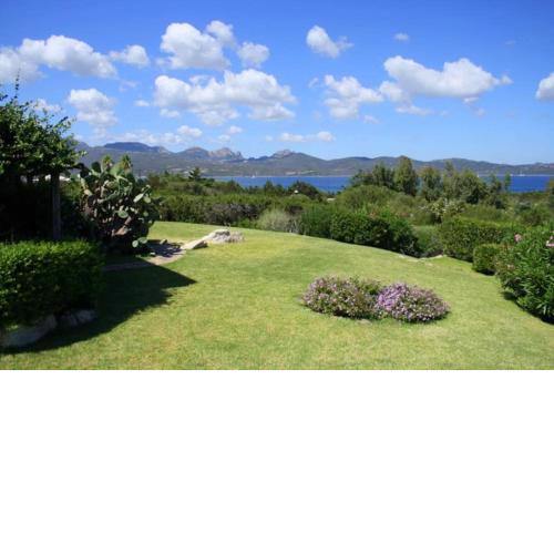 Casa con giardino e meravigliosa vista sul mare