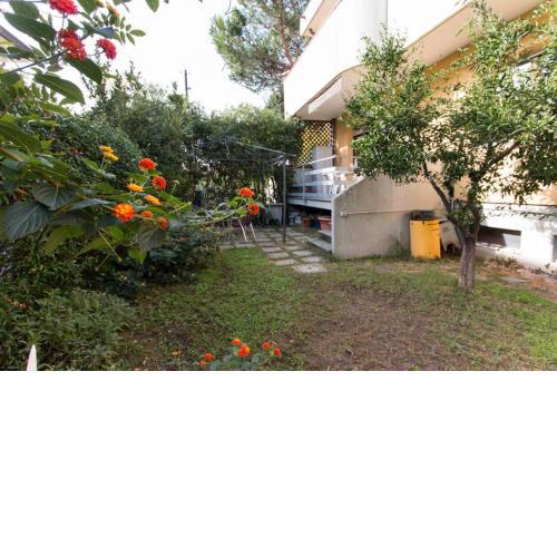 Casa con giardino vicino al mare