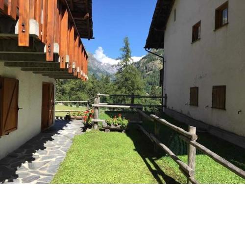 Casa con giardino