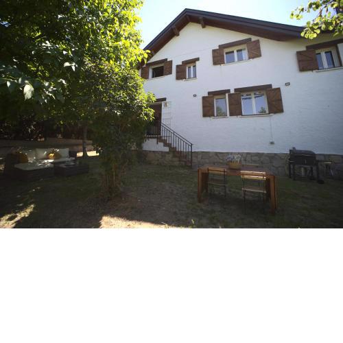 casa con jardín, 4 habitaciones y mucho encanto en cercedilla