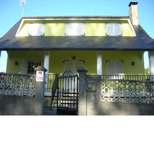 Casa con jardín en la playa de Almieiras