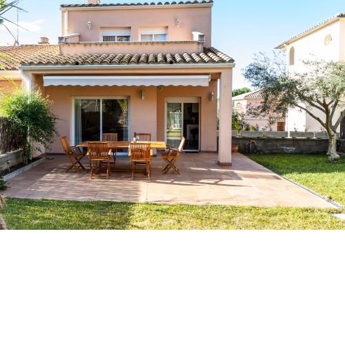 CASA CON JARDIN-WIFI FREE