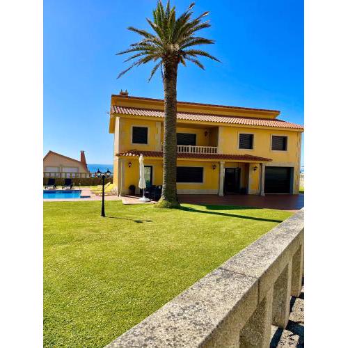 Casa Con Piscina Junto Al Mar