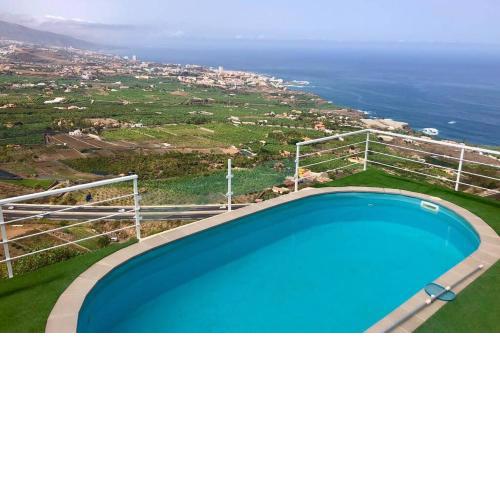 Casa con piscina privada. Mirador de Humbolt.