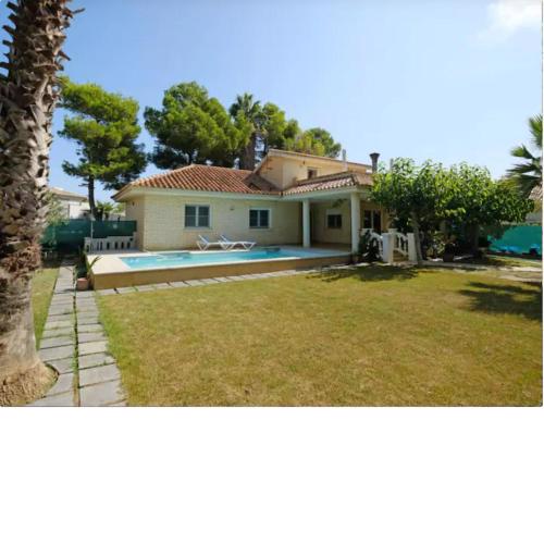 Casa con Piscina y Jardín en Riumar (Delta del Ebro)