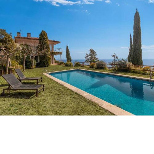 Casa con piscina y vistas espectaculares