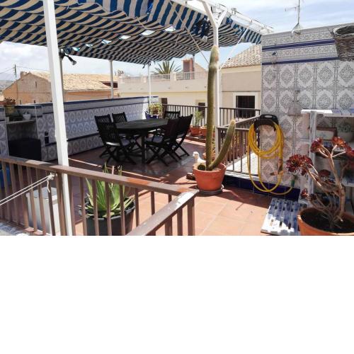 Casa con terraza/Confortable house with terrace