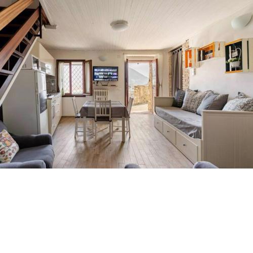 Casa con terrazzo vista Lago- Lake View House with terrace
