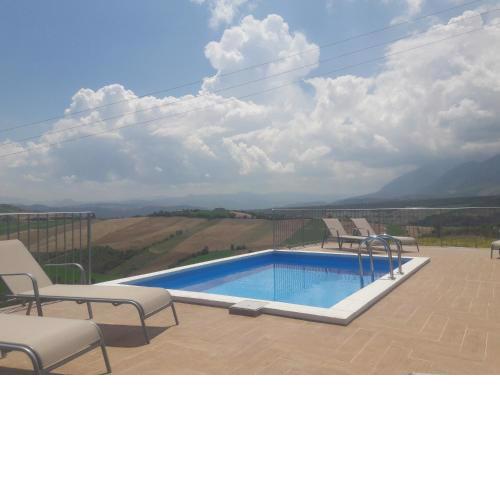 Casa Con Vista Holiday Rentals, Honeysuckle