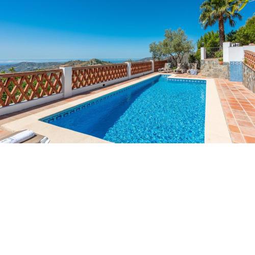 Casa Cuatro Caminos Frigiliana by Ruralidays