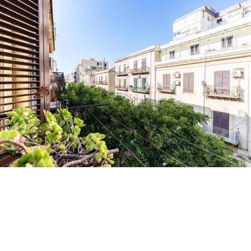 Casa Dante with Balcony by Wonderful Italy