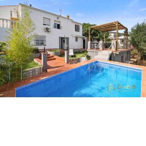 Casa de 2 dormitorios con piscina privada y desayuno incluido en los pinos de Alhaurin