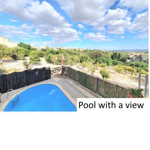 Casa de pueblo con piscina