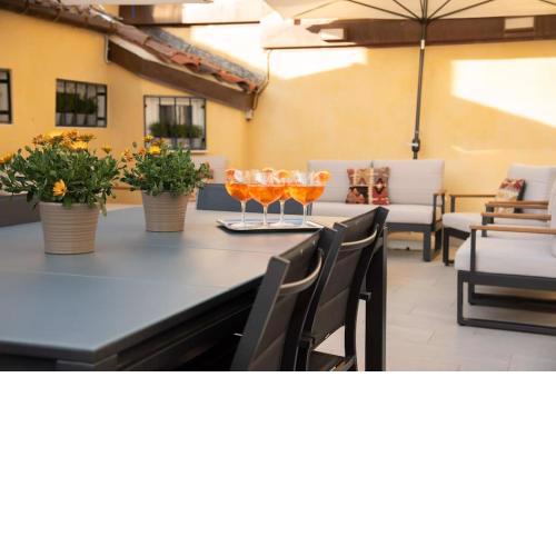 Casa del Carro 2 Grand Terrace Apartment