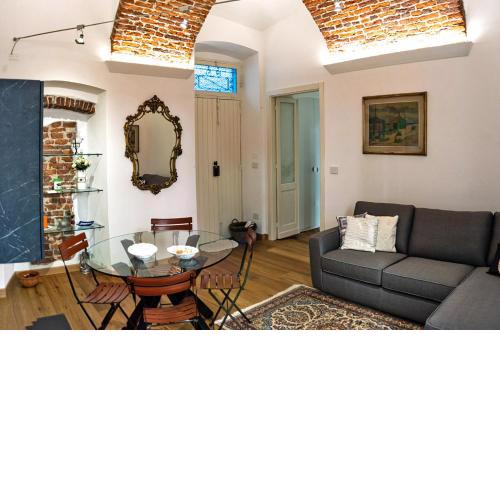 Casa del Conte Massimiliano Roero