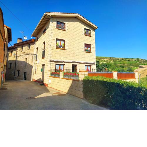 CASA DEL HUEVO, 8 a 16 pers, RIOJA ALAVESA, a 15km de Logroño y Laguardia
