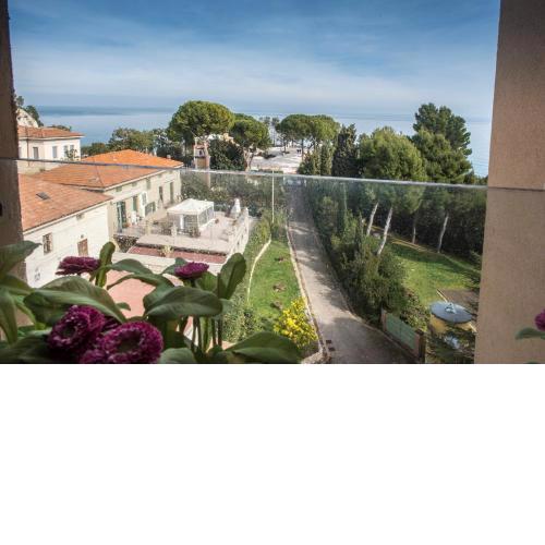 CASA DEL SOLE SX - Numana, meraviglioso bilocale in piazza