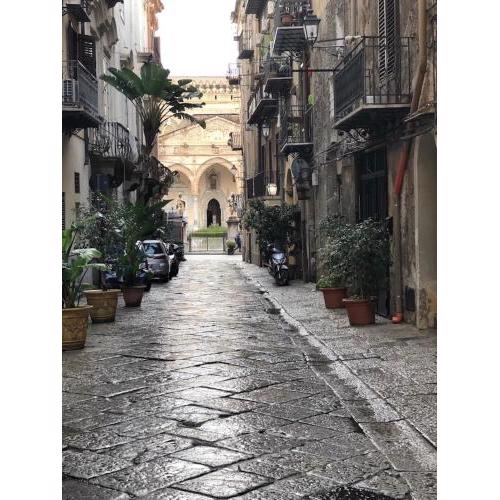 Casa di fronte la Cattedrale
