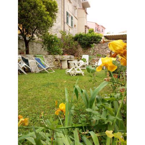Casa di Lerici con giardino