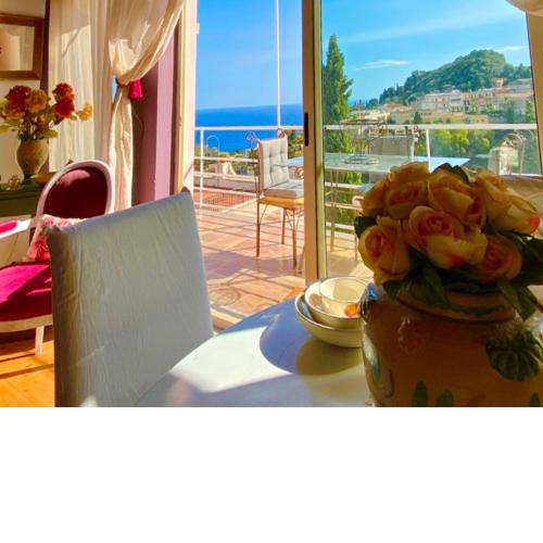 CASA DORA With Garden,Sea View + Parking