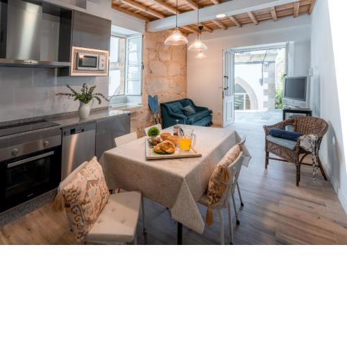 Casa dos Infantes by Mea Substantia