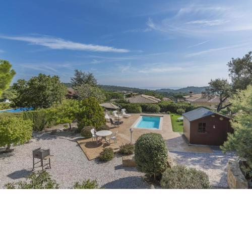 Casa Editha a Mas Pallí per 8 persones amb piscina privada i amb vistes al mar