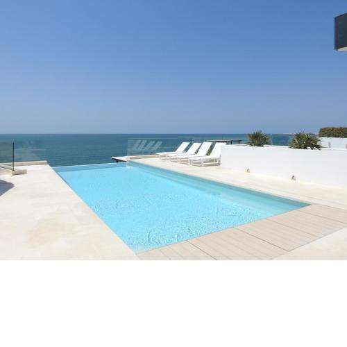 Casa en acantilado dando al Mar
