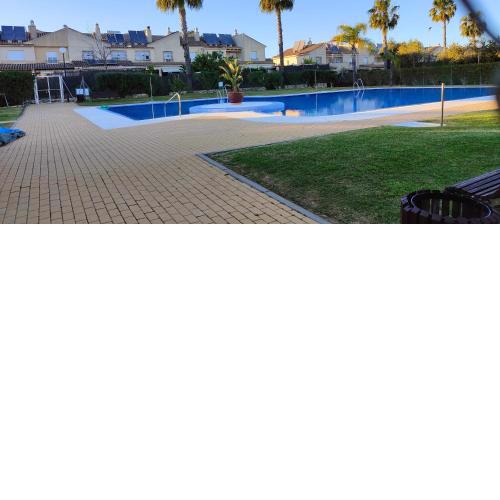CASA EN CAMPO DE GOLF CERCA DE LA PLAYA