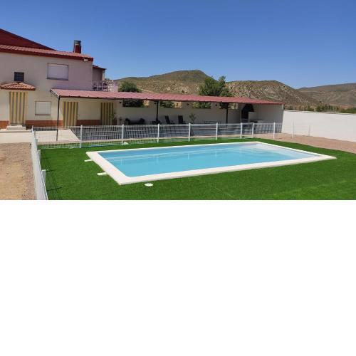 Casa en zona rural a 200 m de Ariño (Teruel)
