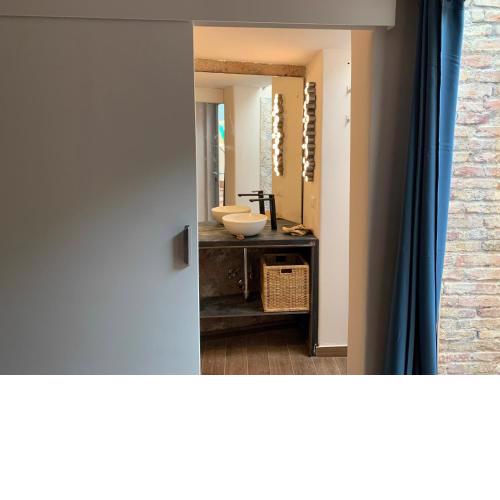 CASA ENZA - Rooms with private bathrooms