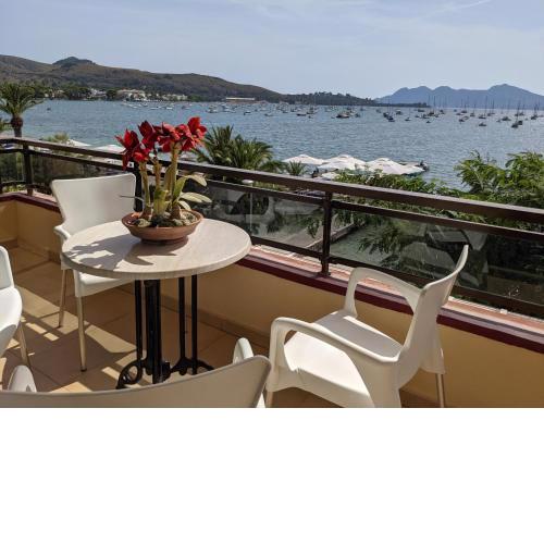Casa Es Mestral blue