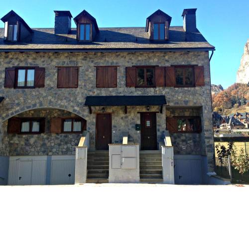 Casa Escarrilla