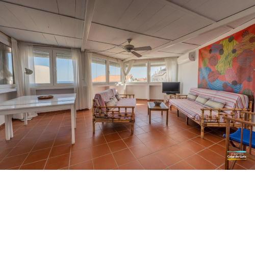 CASA ESCUELA PLAYA