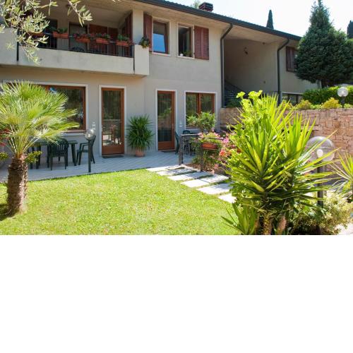 Casa Facchinetti Yellow apartment