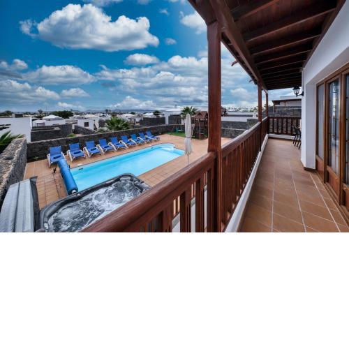 Casa Flavia-private pool, jacuzzi, sea views