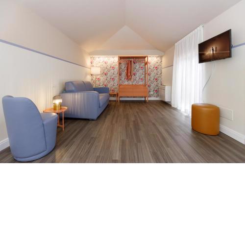 CASA FLORES Apartments
